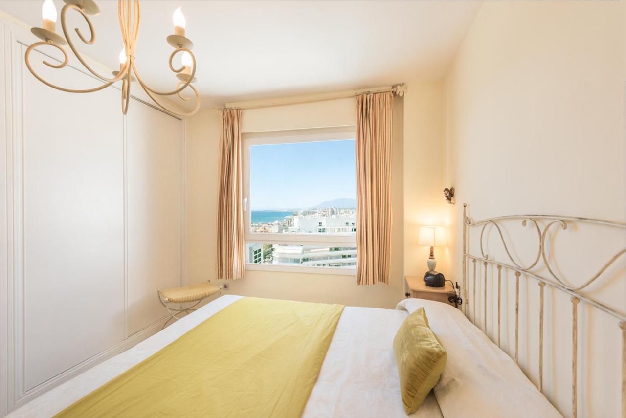 Ferienwohnung Atico La Marina Marbella Exterior foto